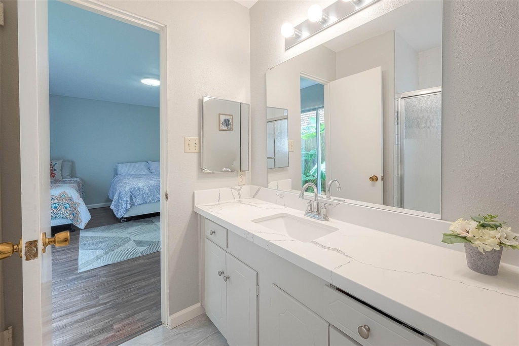 2121 Fountain View Drive - Photo 21