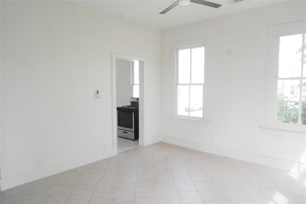 304 18th - Photo 7