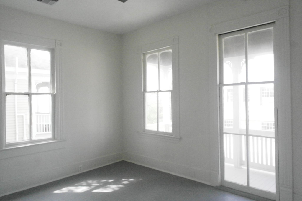 304 18th - Photo 9