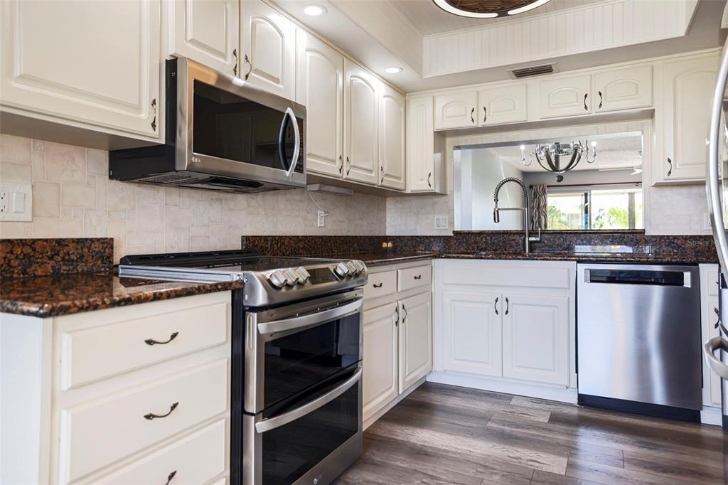 401 150th Avenue - Photo 9