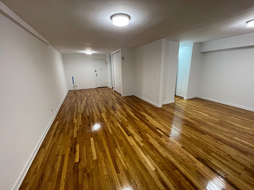 67-15 102nd Street - Photo 12