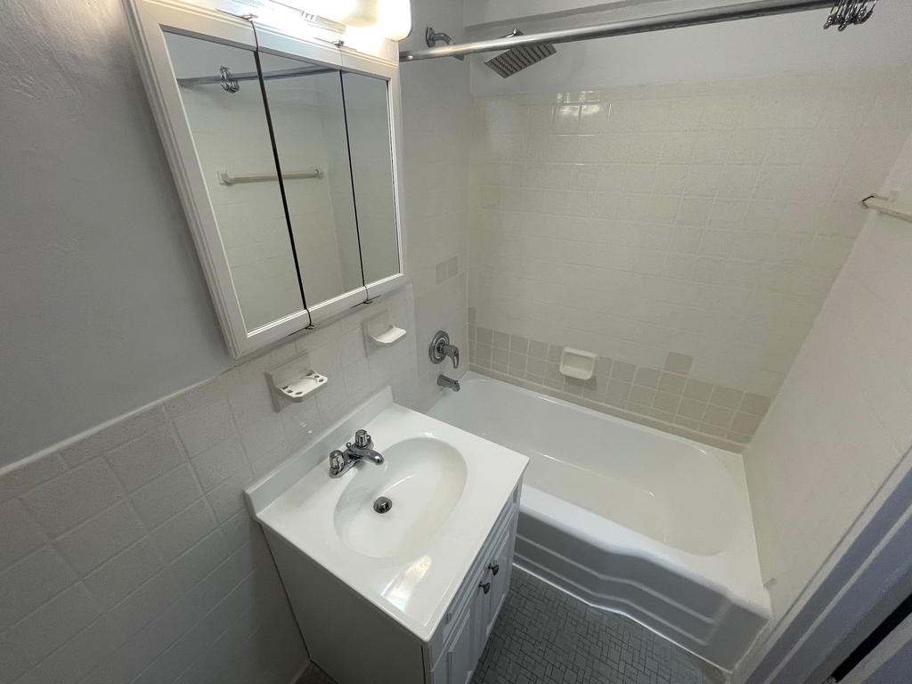 67-15 102nd Street - Photo 18