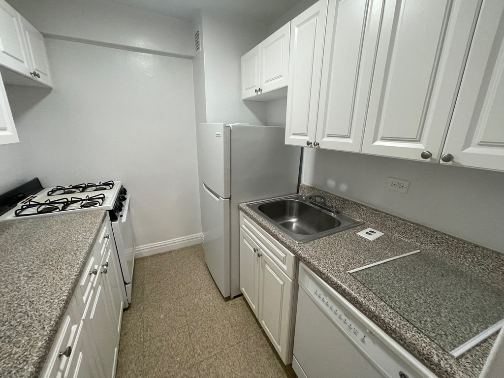 67-15 102nd Street - Photo 3