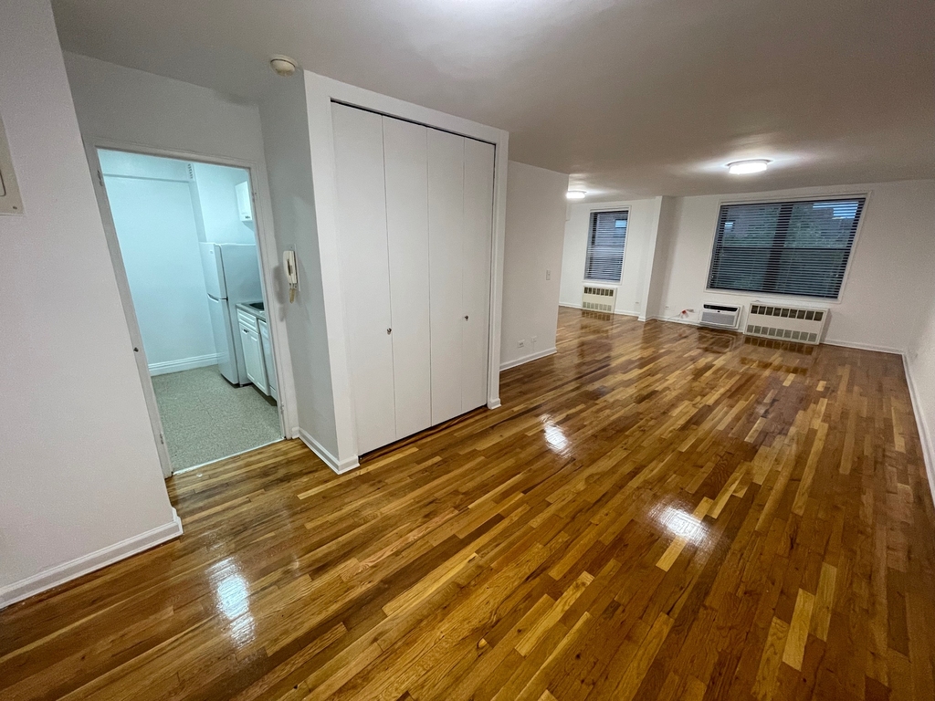 67-15 102nd Street - Photo 5