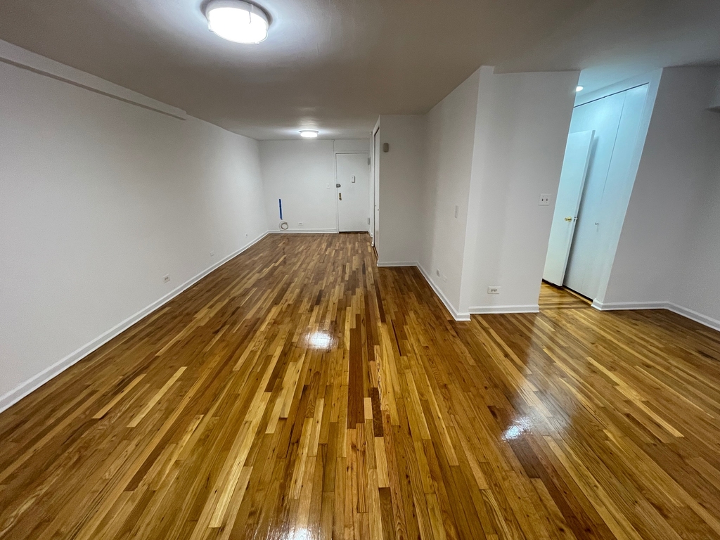 67-15 102nd Street - Photo 13