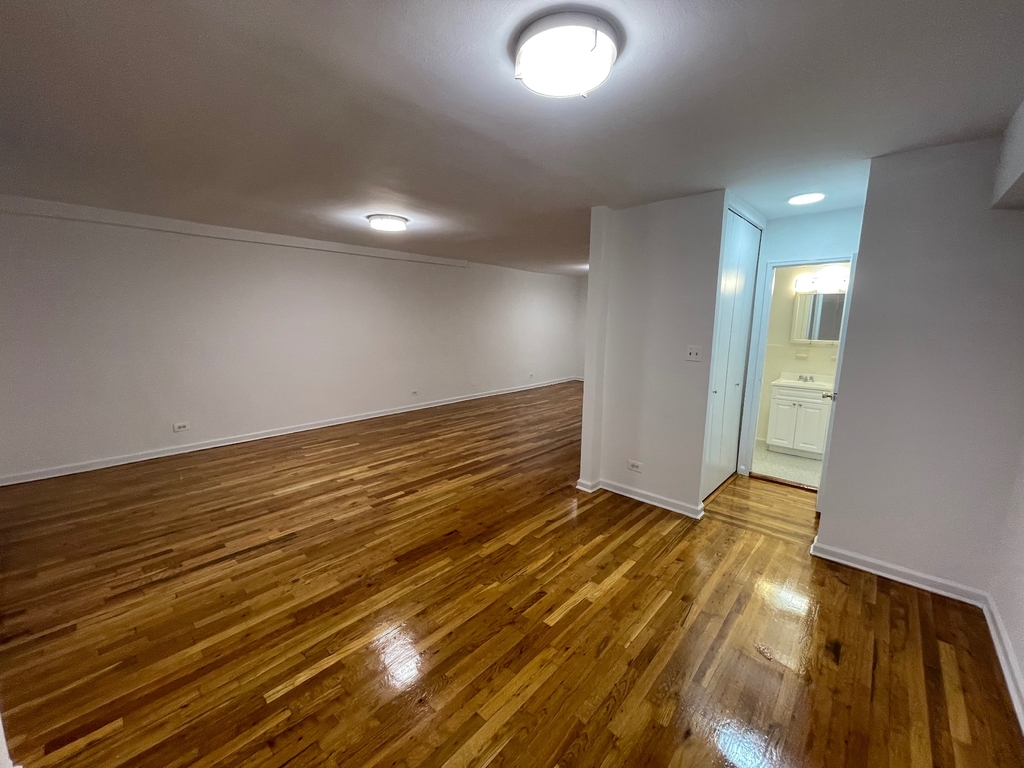 67-15 102nd Street - Photo 16