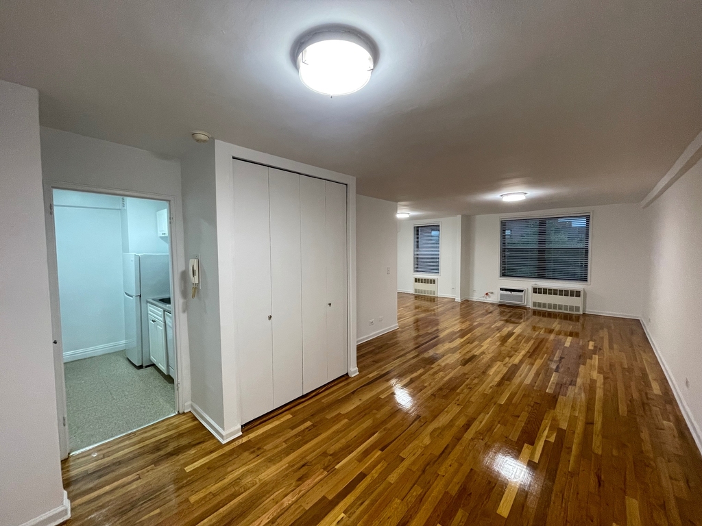 67-15 102nd Street - Photo 6