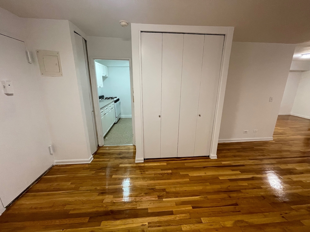67-15 102nd Street - Photo 7