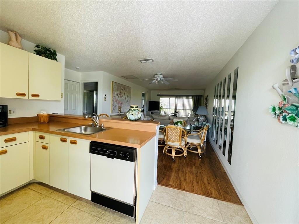 25100 Sandhill Boulevard - Photo 2