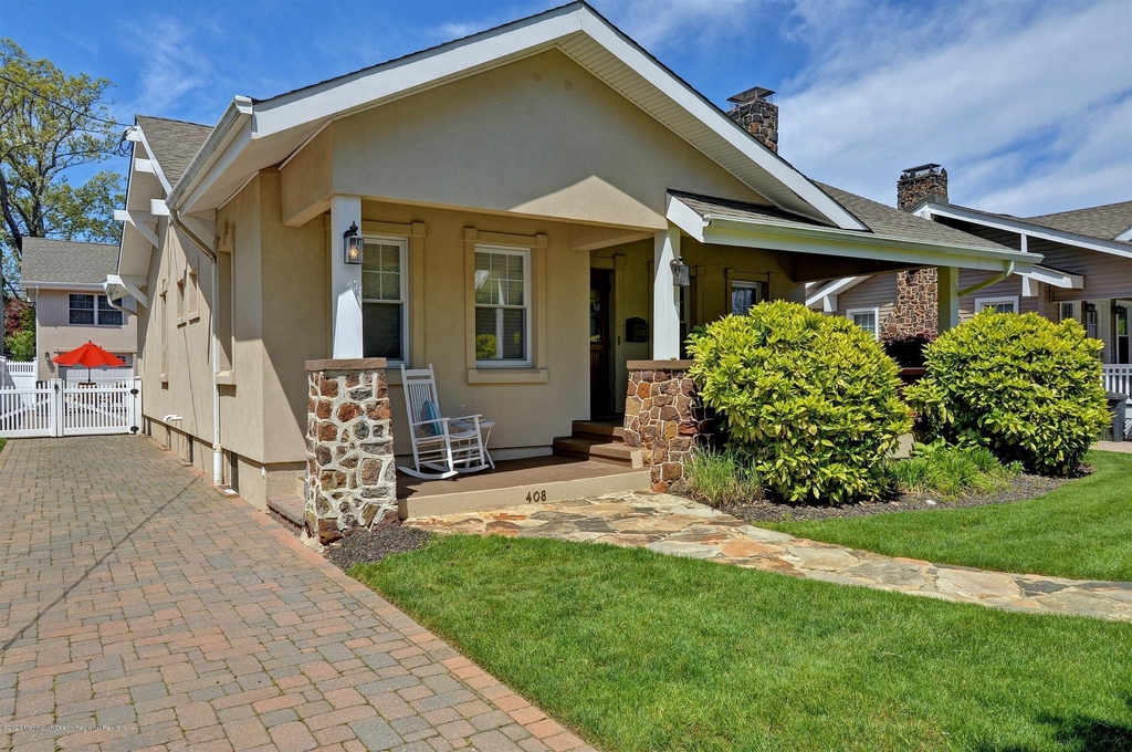 408 4th Avenue - Photo 1