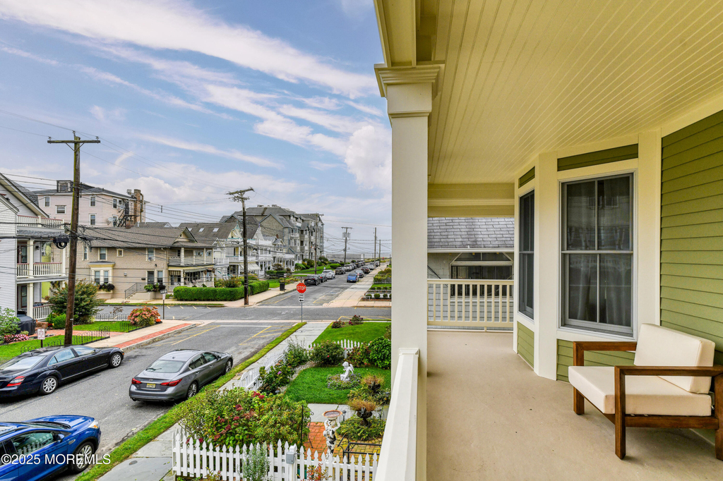 22 Atlantic Avenue - Photo 2