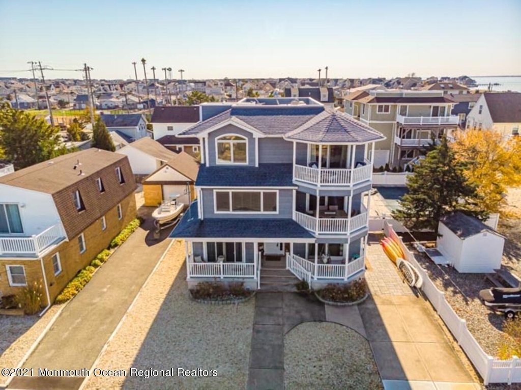 233 12th Avenue - Photo 2