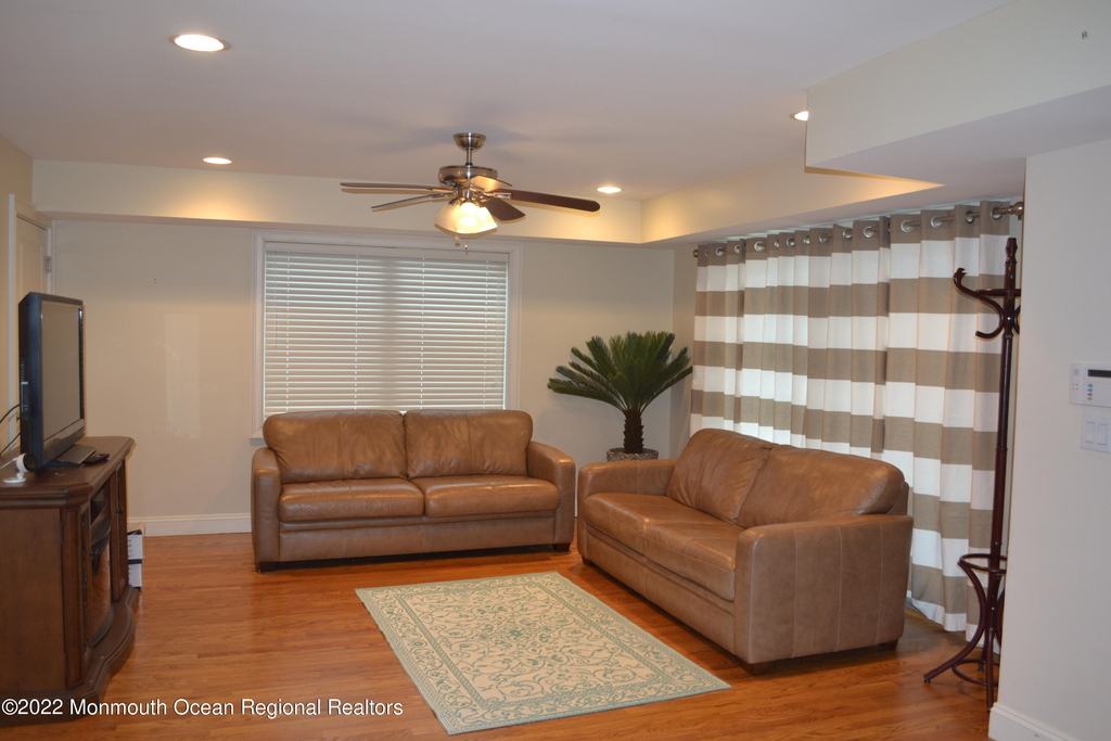 233 12th Avenue - Photo 4