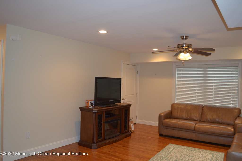 233 12th Avenue - Photo 5