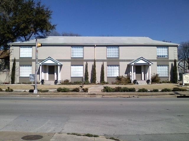 2518 N Fitzhugh Avenue - Photo 2