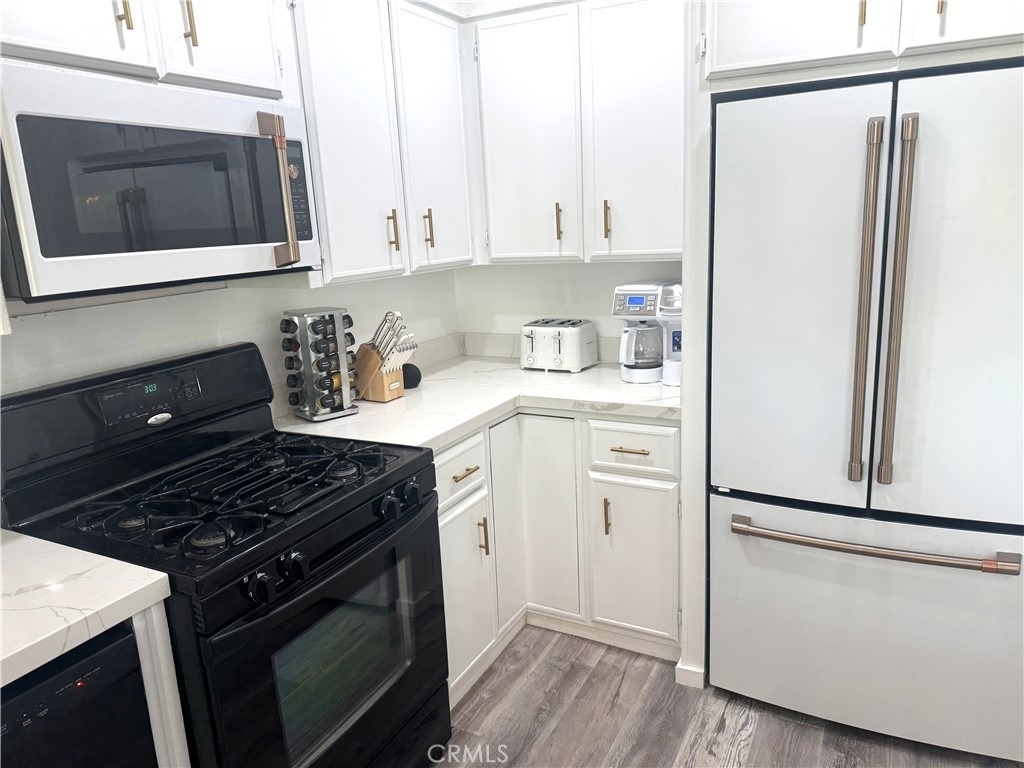 38250 Azalea Drive - Photo 10
