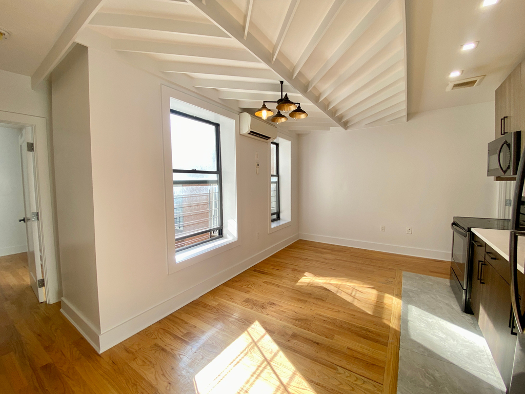 928 Dekalb Avenue - Photo 1