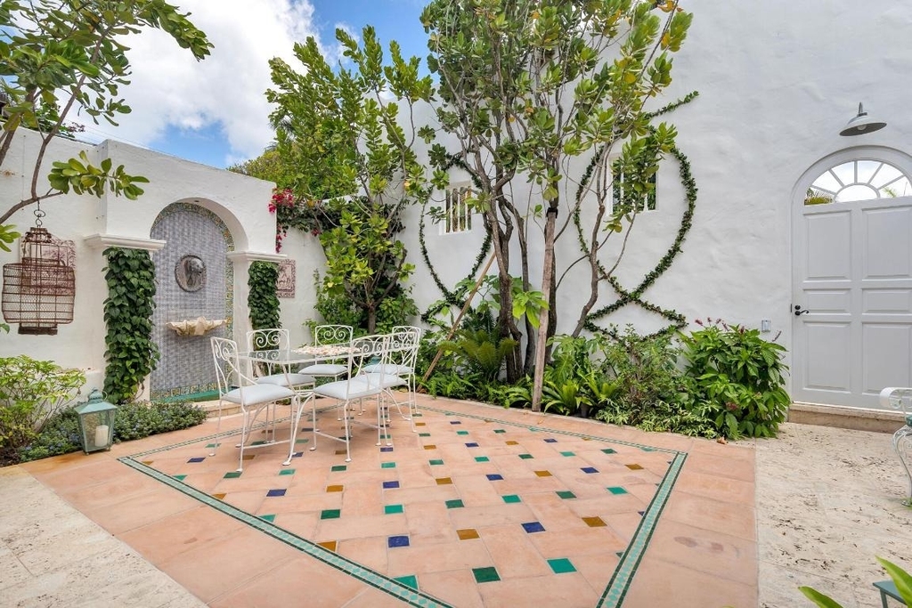 417 Peruvian Avenue - Photo 11
