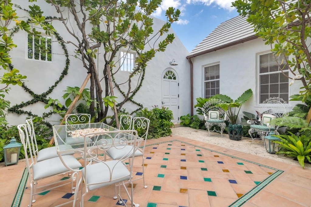 417 Peruvian Avenue - Photo 10