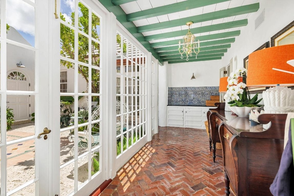 417 Peruvian Avenue - Photo 9