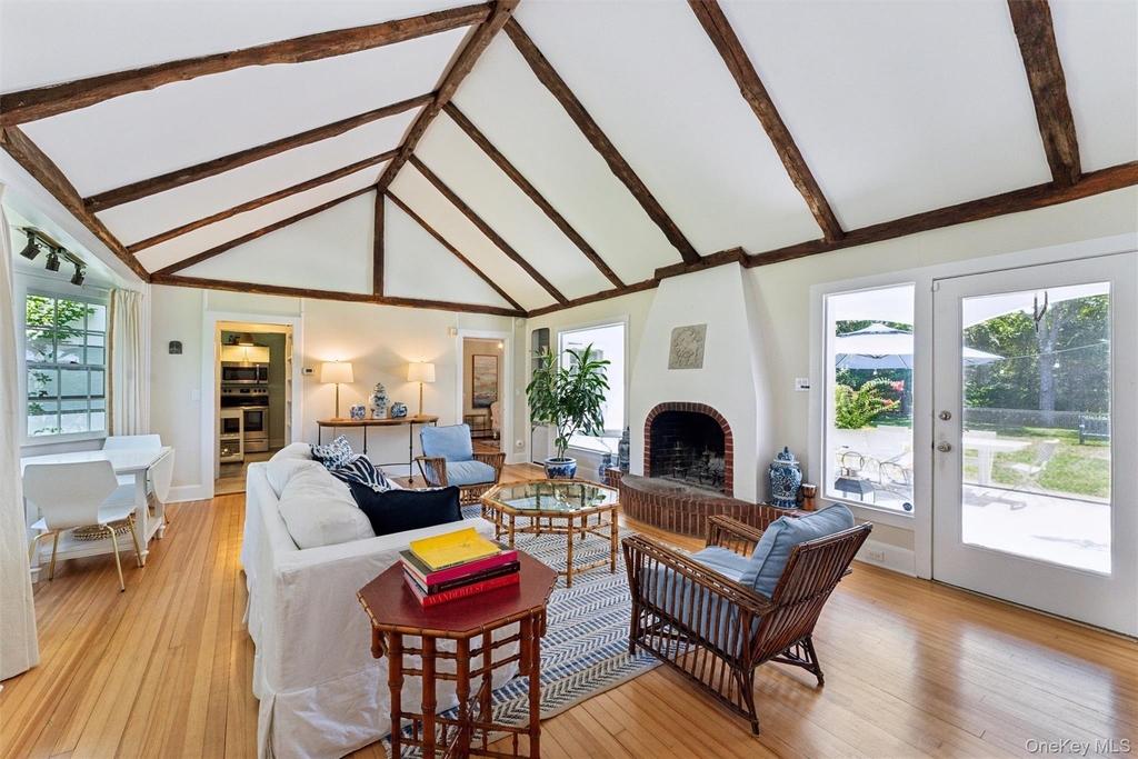 35 Sheppard Street - Photo 2