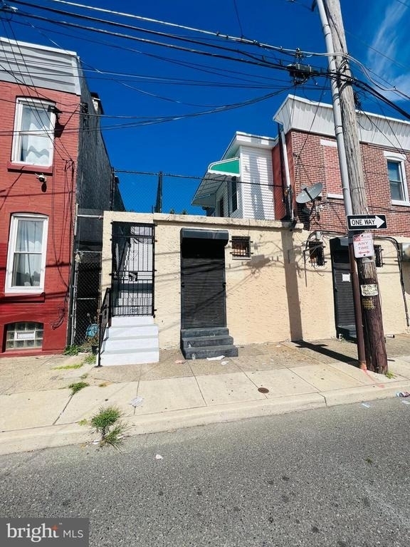 2084 E Allegheny Avenue - Photo 0