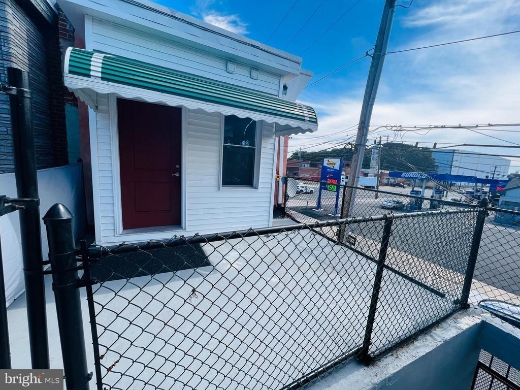2084 E Allegheny Avenue - Photo 3