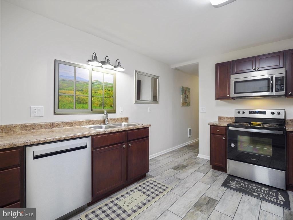 235 S Ridge Avenue - Photo 4