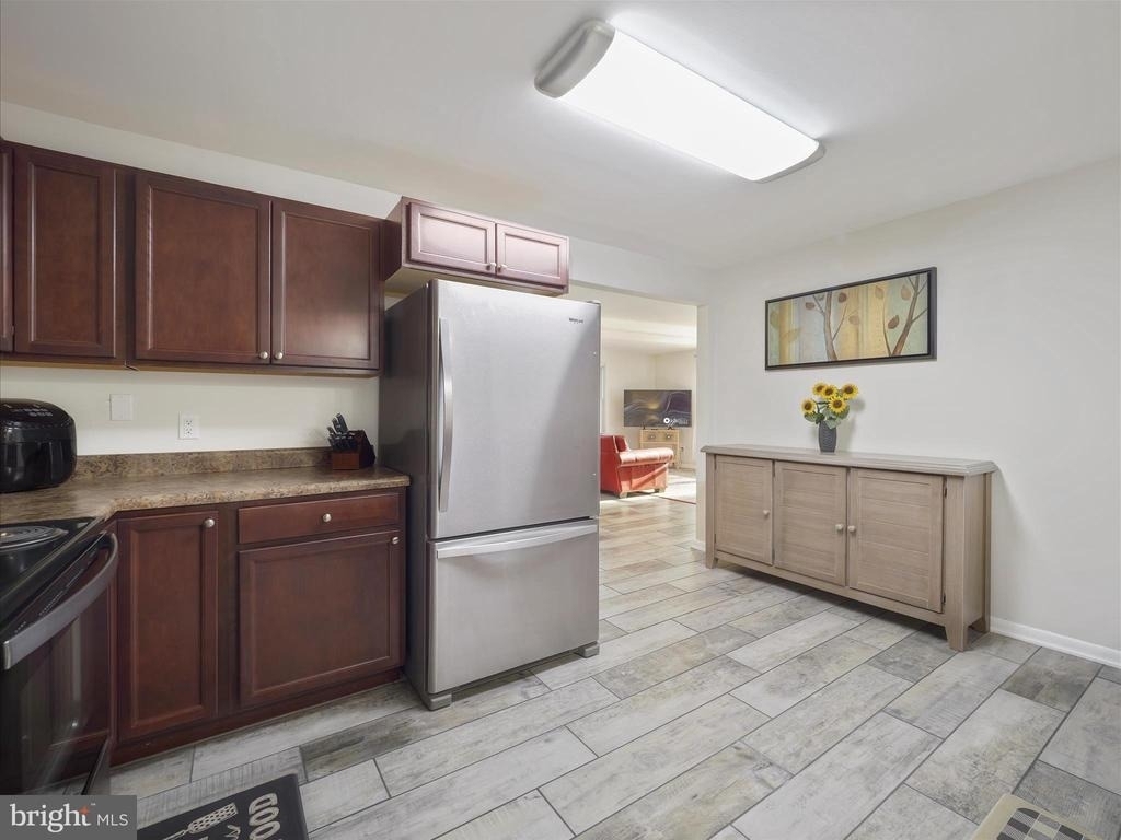 235 S Ridge Avenue - Photo 5