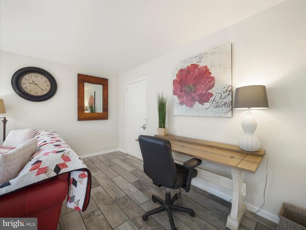235 S Ridge Avenue - Photo 2
