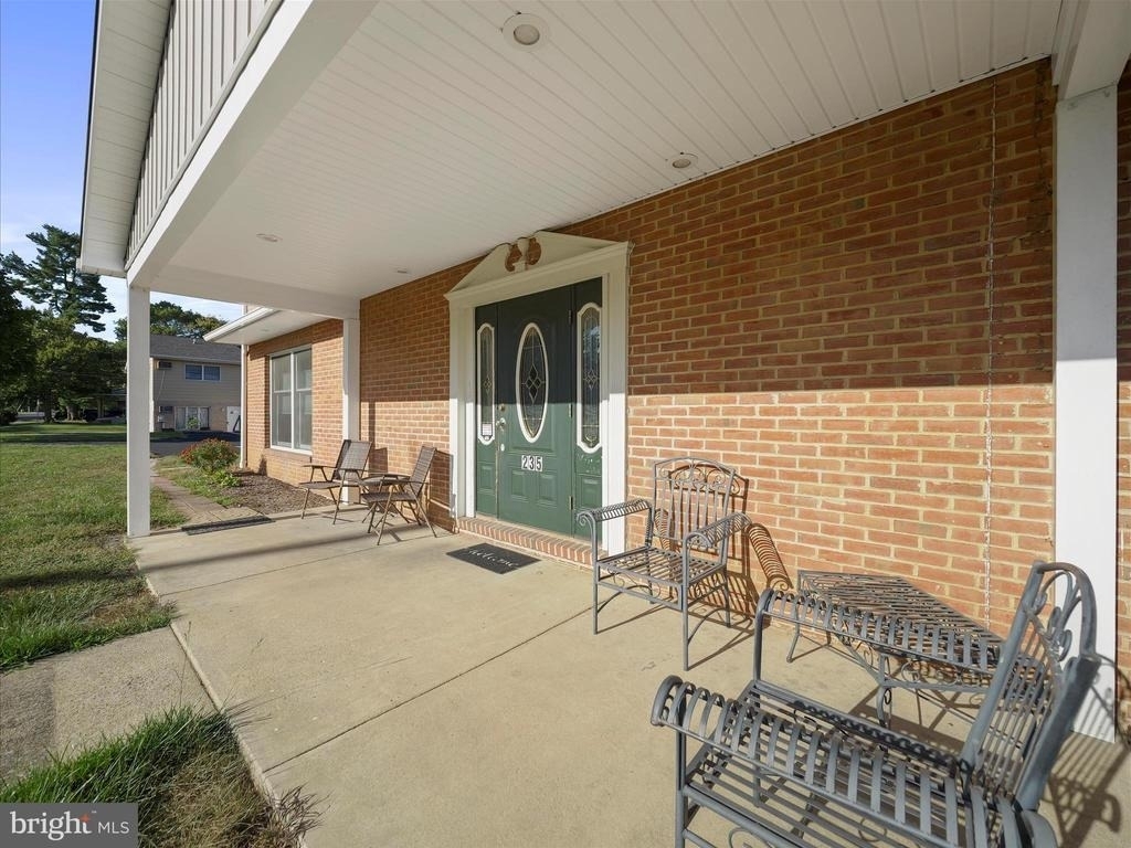 235 S Ridge Avenue - Photo 11