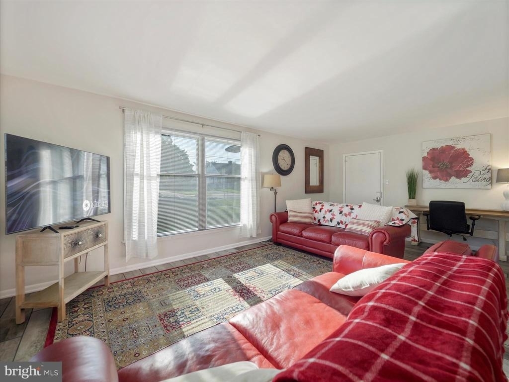 235 S Ridge Avenue - Photo 1