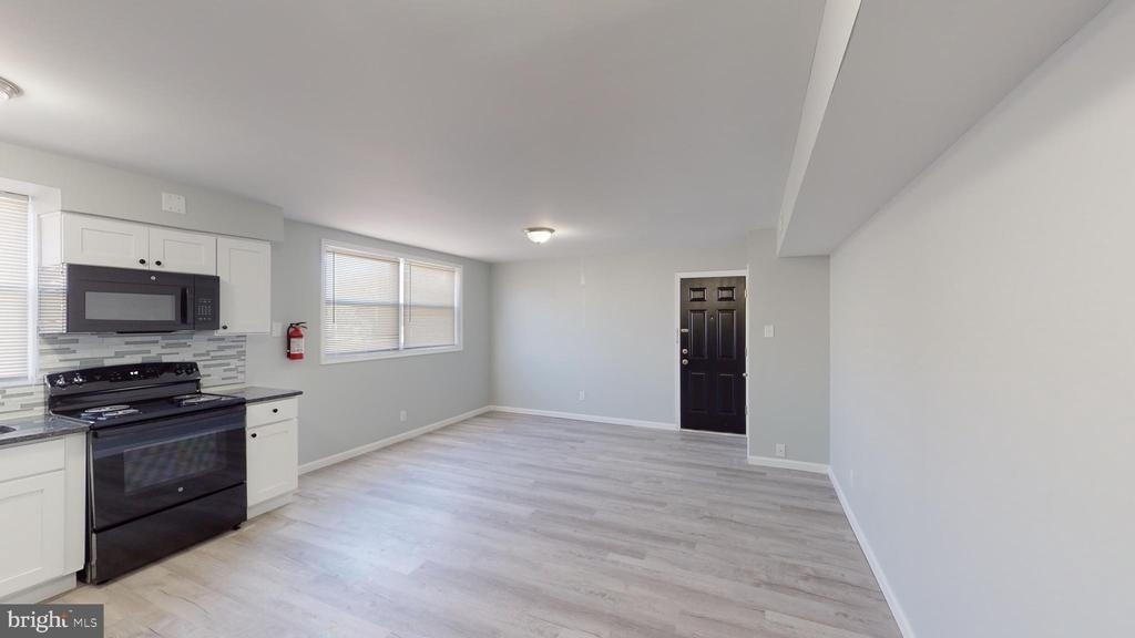 910 Gateway Boulevard - Photo 3