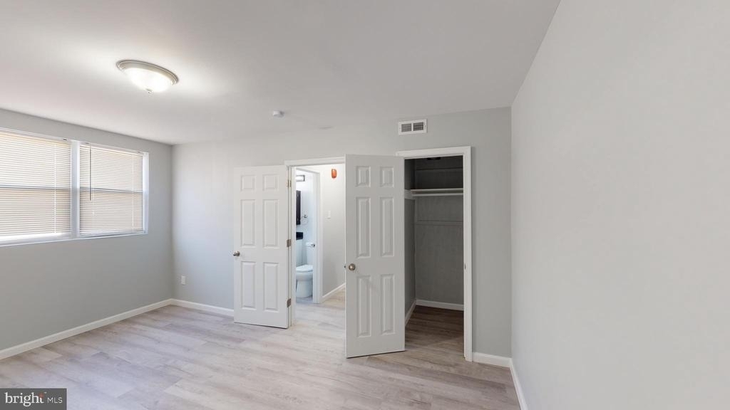 910 Gateway Boulevard - Photo 5