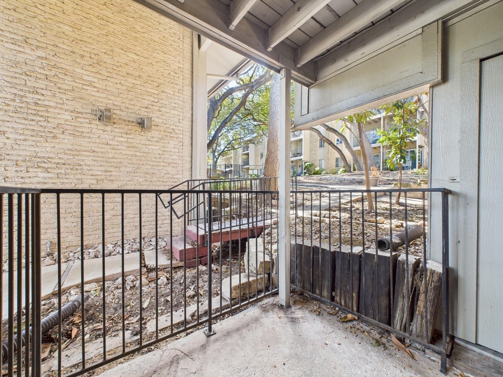 3018 1st St - Photo 8