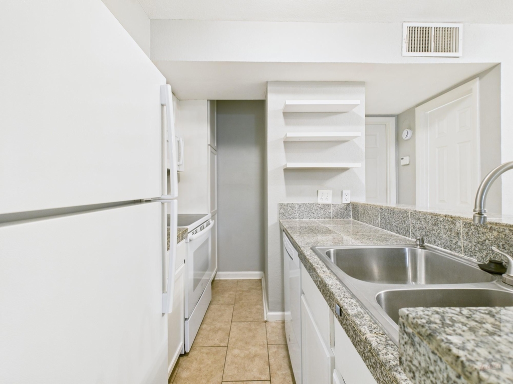 3018 1st St - Photo 15