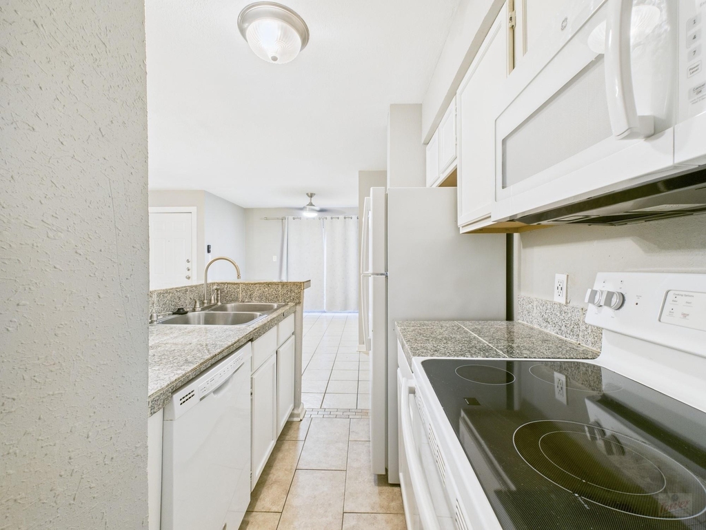 3018 1st St - Photo 16