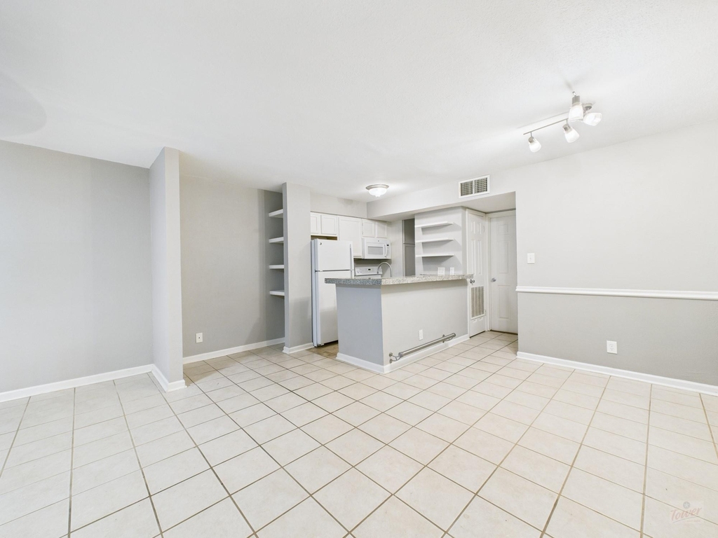 3018 1st St - Photo 5