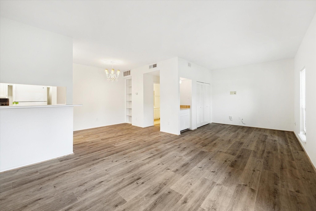 2425 Augusta Drive - Photo 2