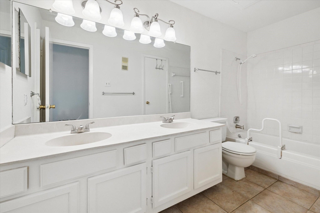 2425 Augusta Drive - Photo 8