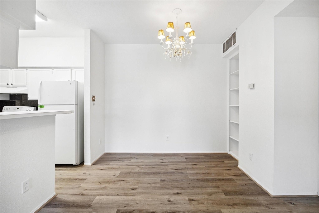 2425 Augusta Drive - Photo 5
