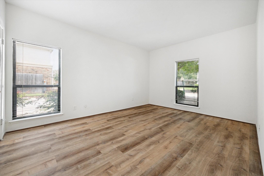2425 Augusta Drive - Photo 7