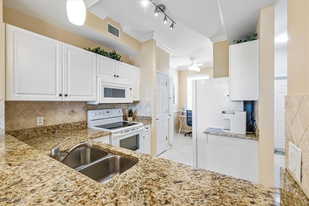 14571 Legends Boulevard N - Photo 10