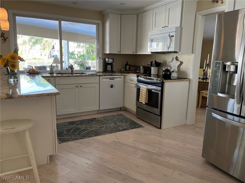 677 18th Avenue S - Photo 3