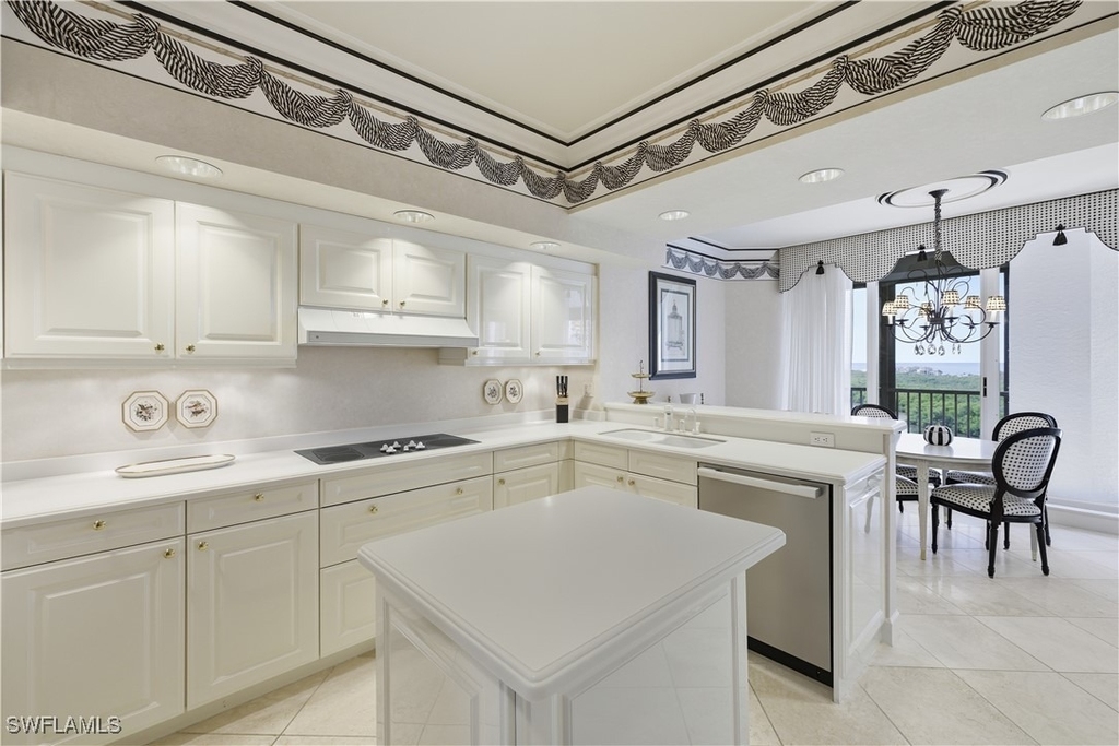 8990 Bay Colony Drive - Photo 21