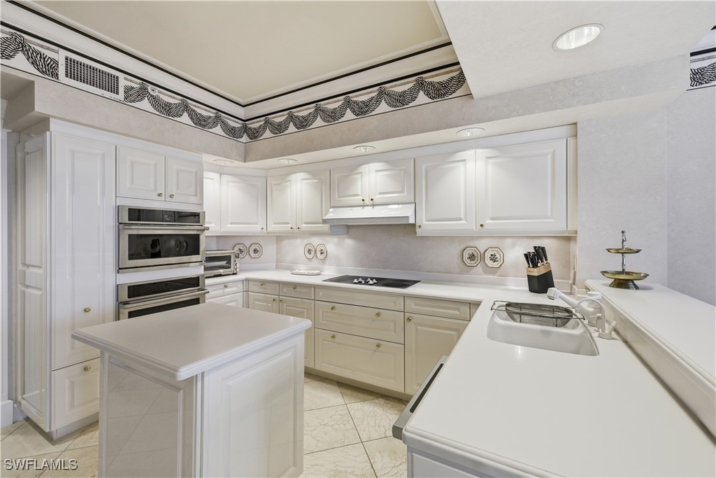 8990 Bay Colony Drive - Photo 20