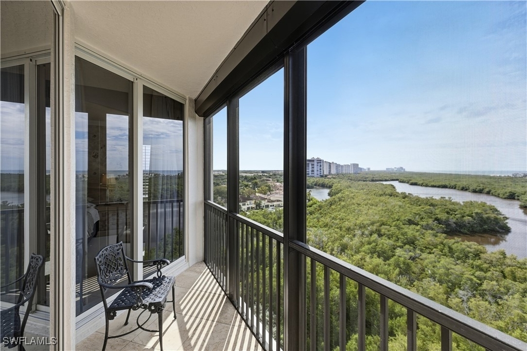 8990 Bay Colony Drive - Photo 18