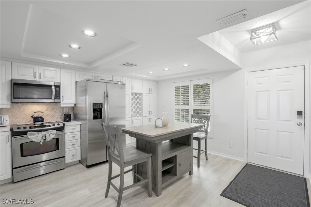 9101 Vanderbilt Drive - Photo 3
