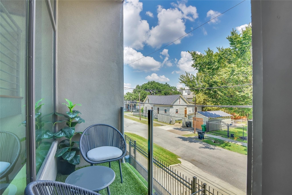 1411 Hickory Street - Photo 4