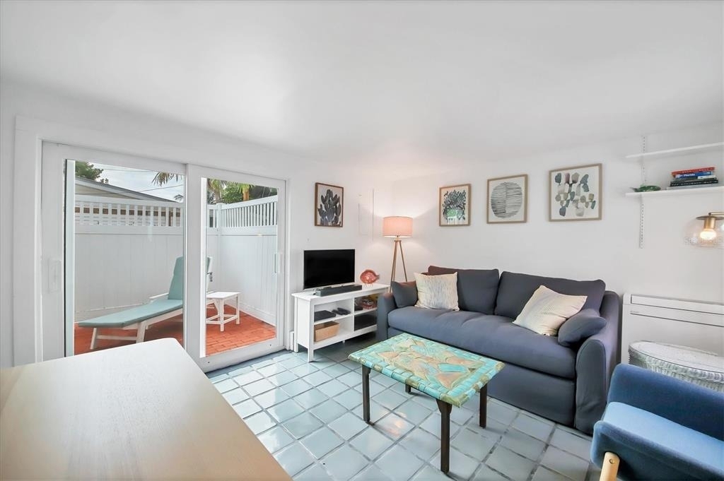 241 Gilchrist Avenue - Photo 6